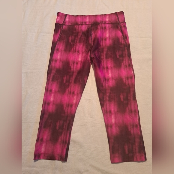 Under Armour women's size Medium pink compression cropped leggings, EUC - Picture 3 of 4